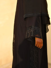 raven abaya