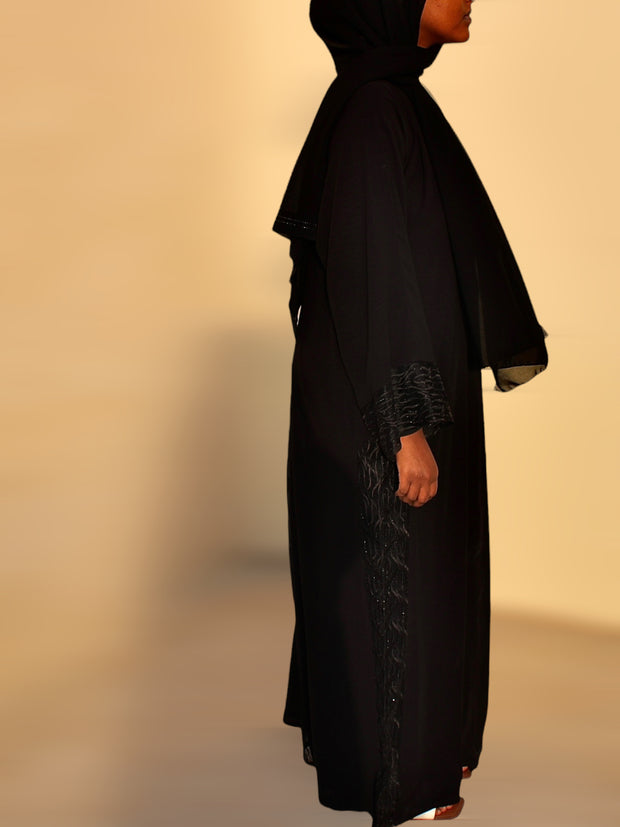 raven abaya